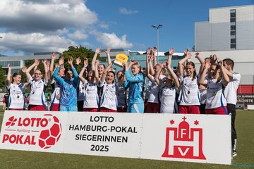 Bild 179 - wBJ Lotto Pokal Finale  Eimsbuetteler TV - Hamburger SV : Ergebnis: 0:3